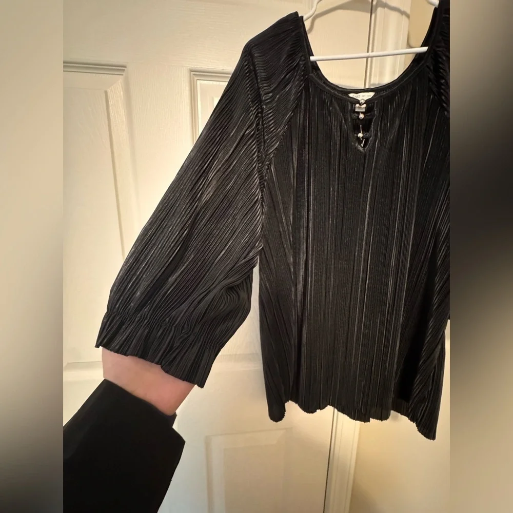 Cato Black Pleated Blouse - Picture 2 of 8